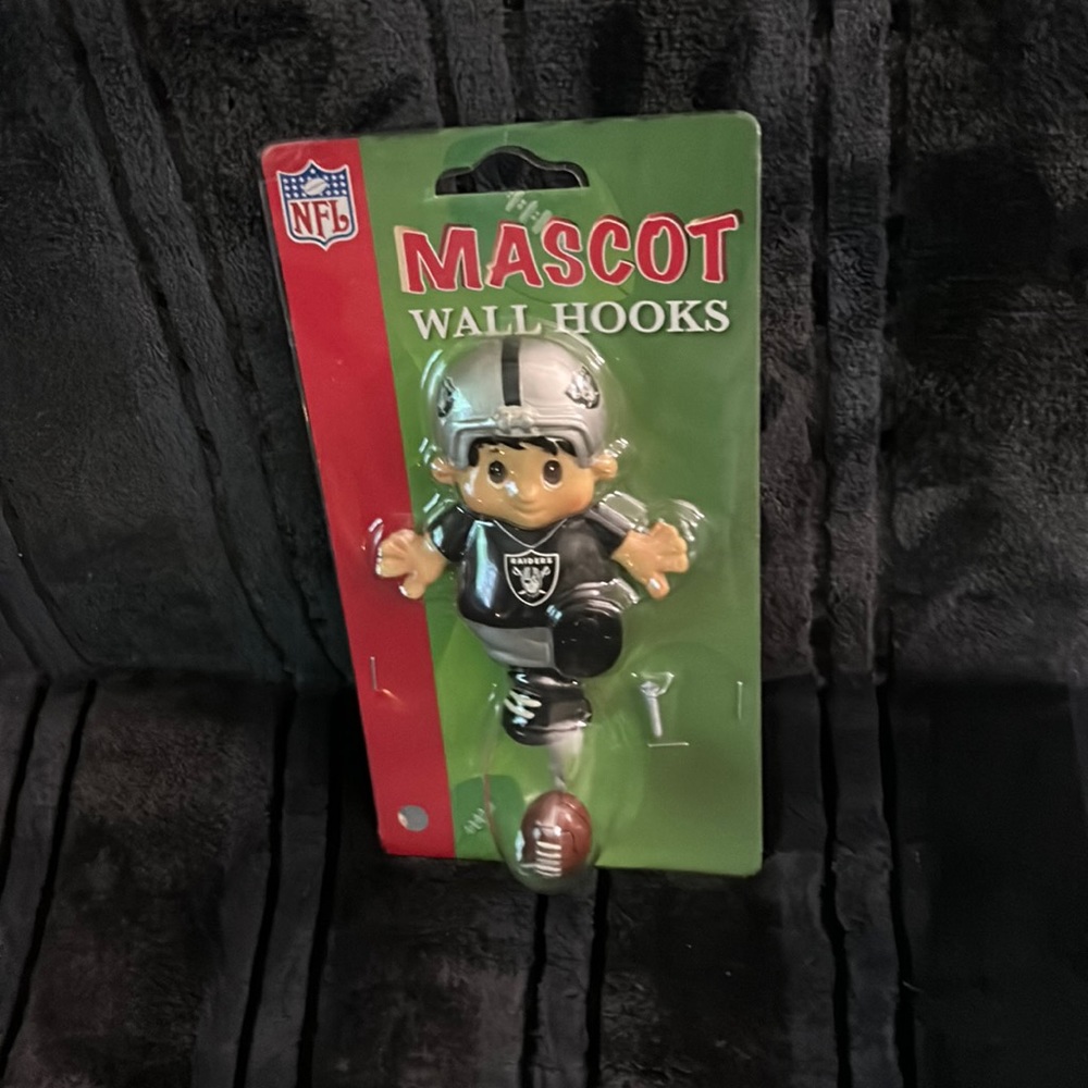 NFL MASCOT WALL HOOK